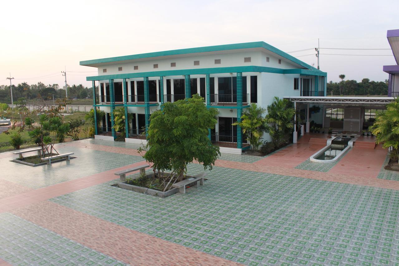 Menam Resort Nakhon Pathom Bagian luar foto