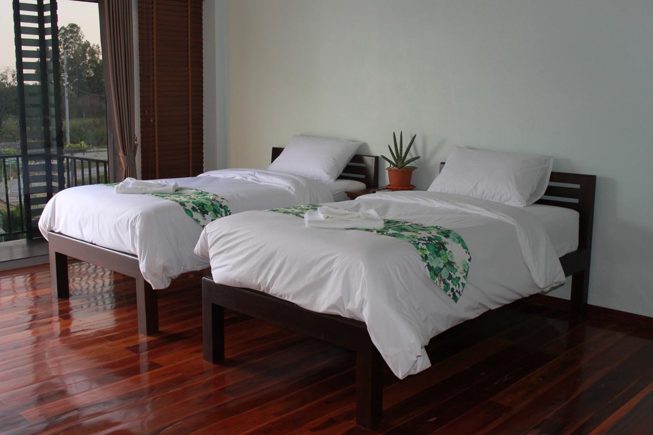Menam Resort Nakhon Pathom Bagian luar foto